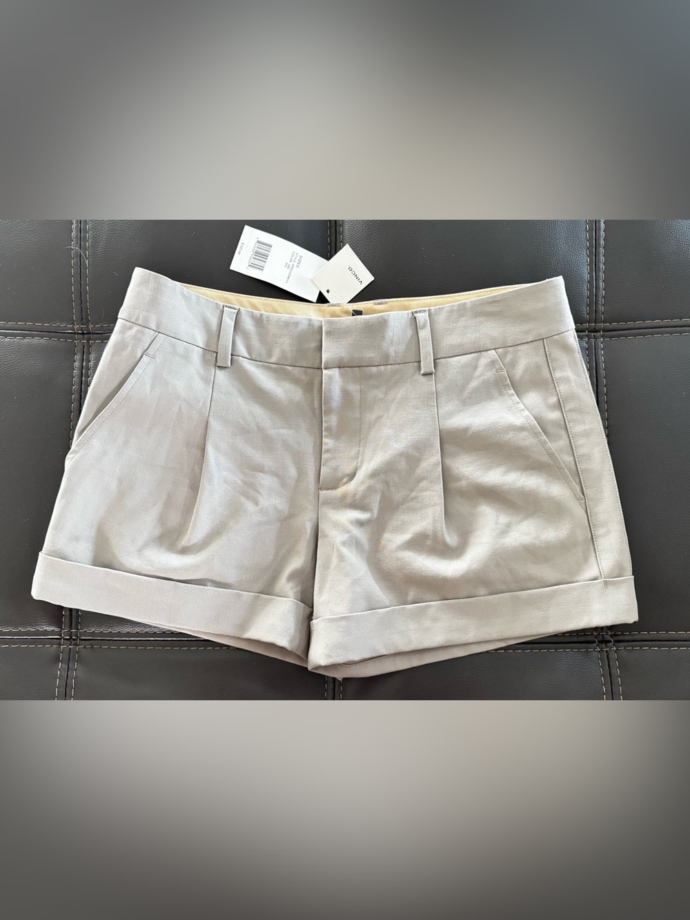 NWT Vince pleated, cuffed tailored shorts Size 0